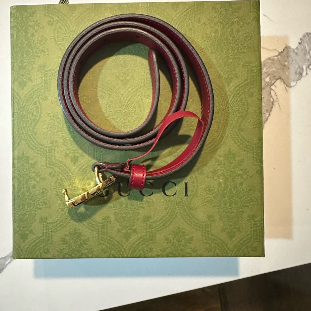 New Gucci Burgundy Red Leather Belt with Gold GG Buckle- small 80/32 - Picture 4 of 15